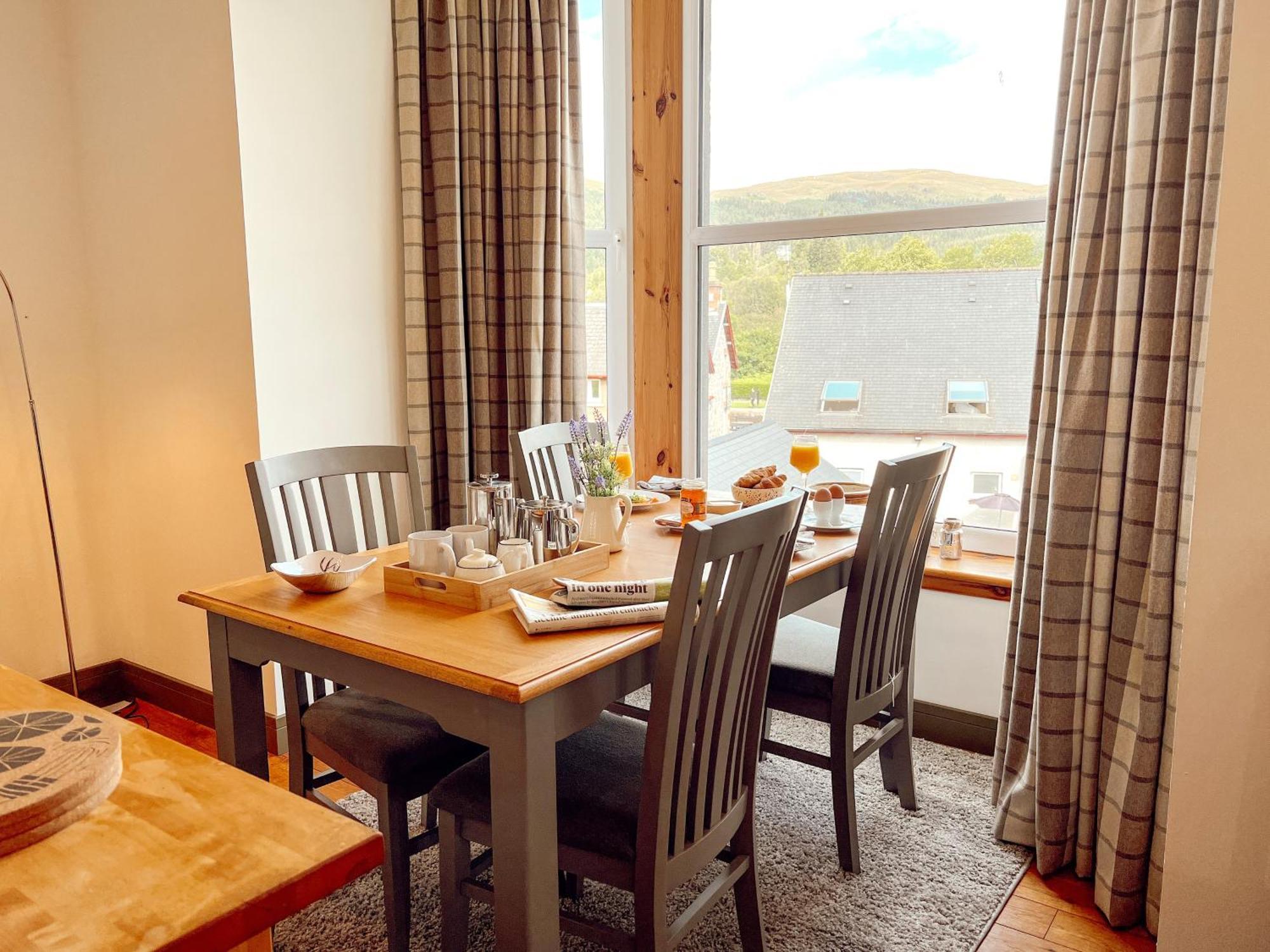 Loch Ness Gatehouse Apartments ฟอร์ตออกัสตัส ภายนอก รูปภาพ