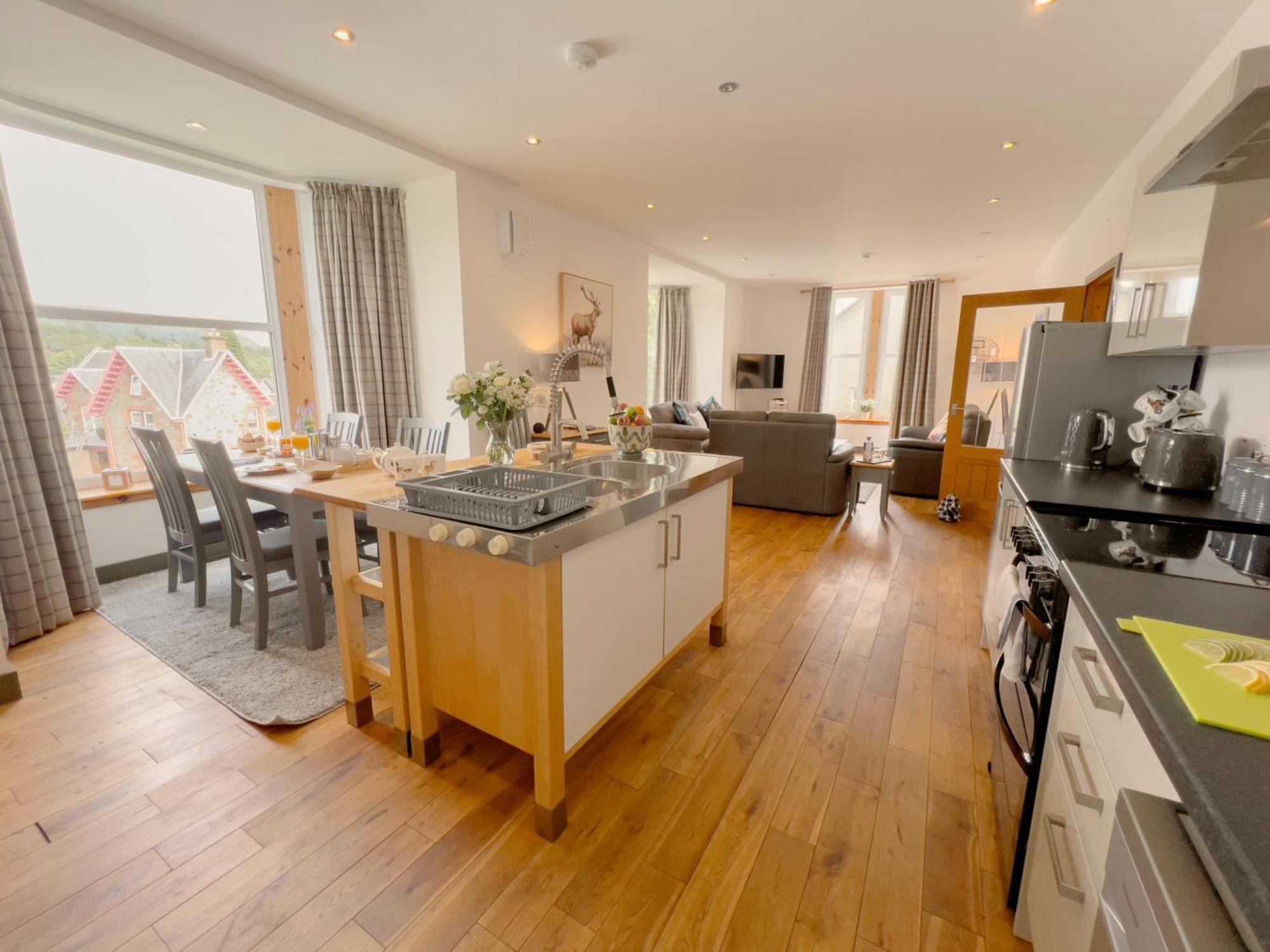 Loch Ness Gatehouse Apartments ฟอร์ตออกัสตัส ภายนอก รูปภาพ