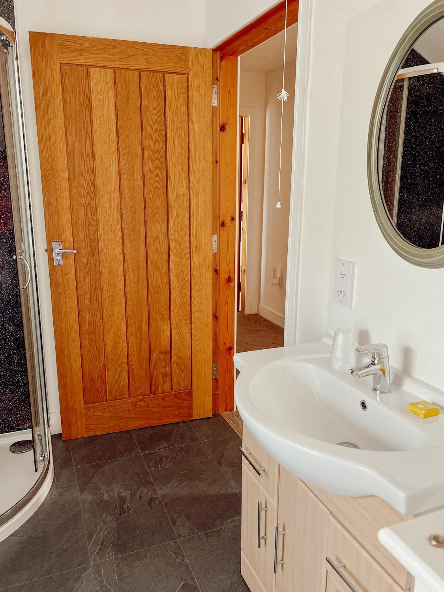 Loch Ness Gatehouse Apartments ฟอร์ตออกัสตัส ภายนอก รูปภาพ