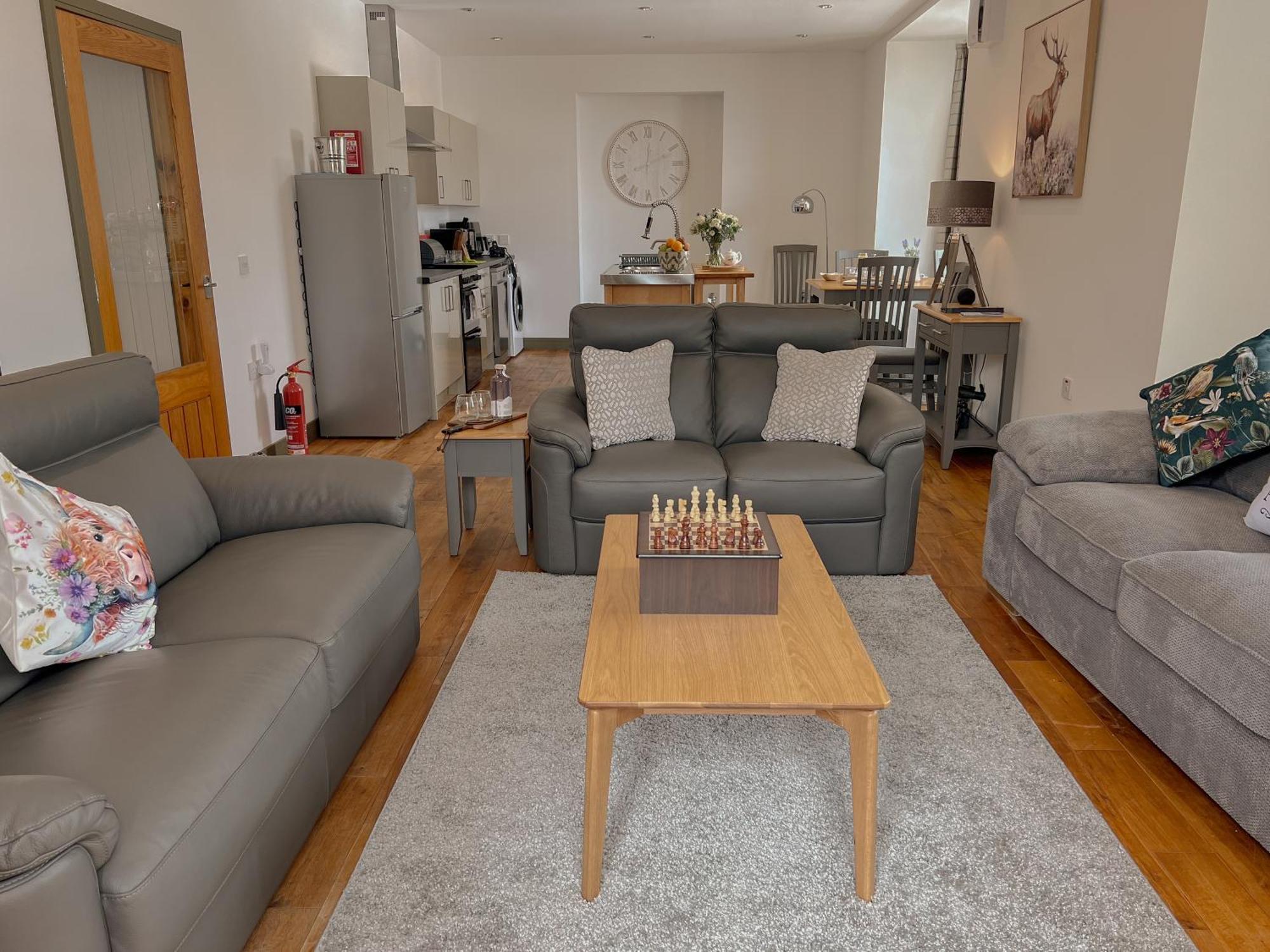 Loch Ness Gatehouse Apartments ฟอร์ตออกัสตัส ภายนอก รูปภาพ
