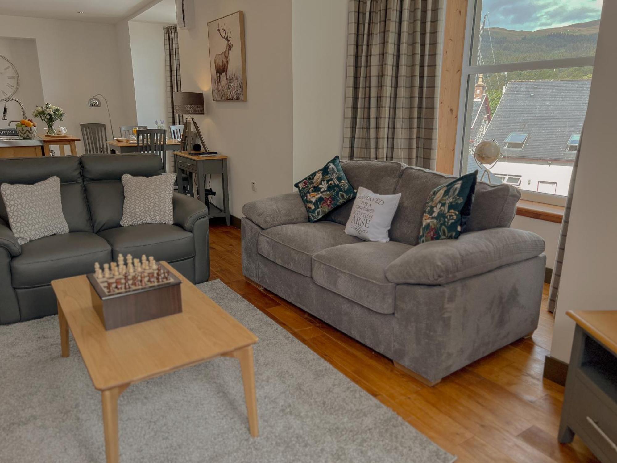 Loch Ness Gatehouse Apartments ฟอร์ตออกัสตัส ภายนอก รูปภาพ
